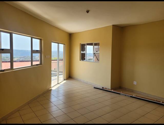 2 BEDROOM FLAT TO LET IN SHALLCROSS
